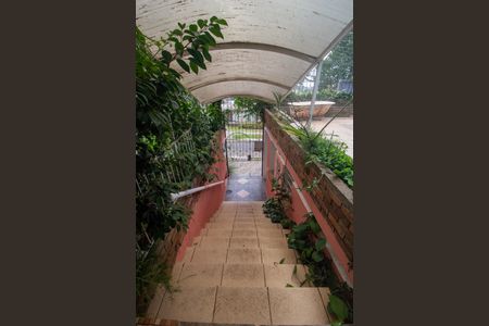 Casa à venda com 200m², 3 quartos e 2 vagas Casa à venda com 200m², 3 quartos e 2 vagasFachada