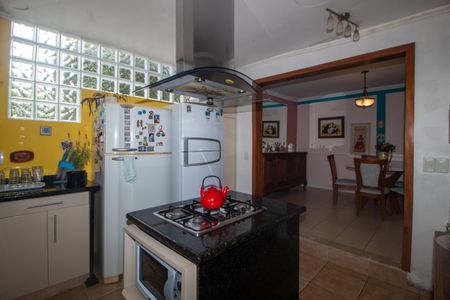 Casa à venda com 200m², 3 quartos e 2 vagas Casa à venda com 200m², 3 quartos e 2 vagasCozinha
