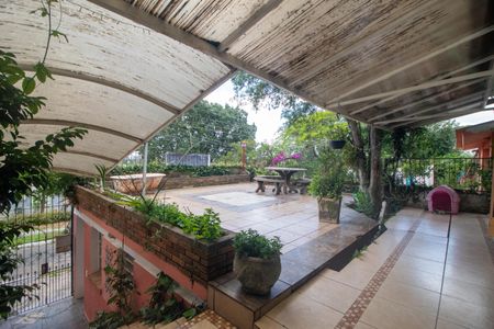 Casa à venda com 200m², 3 quartos e 2 vagas Casa à venda com 200m², 3 quartos e 2 vagasJardim