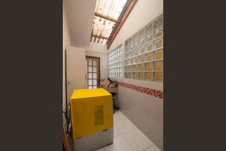 Casa à venda com 200m², 3 quartos e 2 vagas Casa à venda com 200m², 3 quartos e 2 vagasÁrea de Serviço