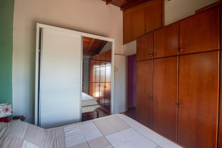 Casa à venda com 200m², 3 quartos e 2 vagas Casa à venda com 200m², 3 quartos e 2 vagasQuarto 2