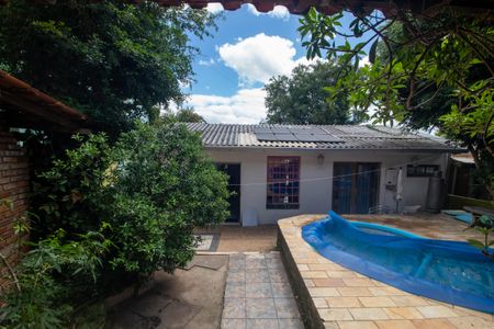 Casa à venda com 200m², 3 quartos e 2 vagas Casa à venda com 200m², 3 quartos e 2 vagasPiscina