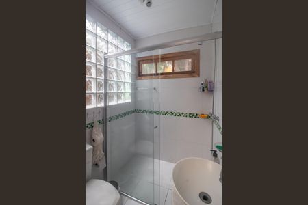 Casa à venda com 200m², 3 quartos e 2 vagas Casa à venda com 200m², 3 quartos e 2 vagasBanheiro