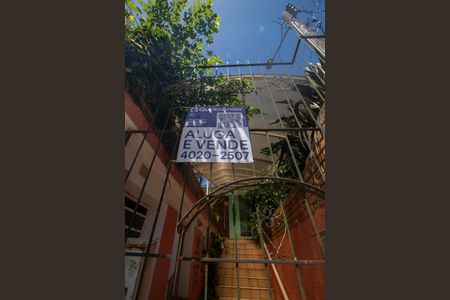 Casa à venda com 200m², 3 quartos e 2 vagas Casa à venda com 200m², 3 quartos e 2 vagasPlaca