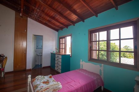 Casa à venda com 200m², 3 quartos e 2 vagas Casa à venda com 200m², 3 quartos e 2 vagasSuite