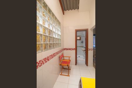 Casa à venda com 200m², 3 quartos e 2 vagas Casa à venda com 200m², 3 quartos e 2 vagasÁrea de Serviço