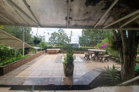 Casa à venda com 200m², 3 quartos e 2 vagas Casa à venda com 200m², 3 quartos e 2 vagasVista