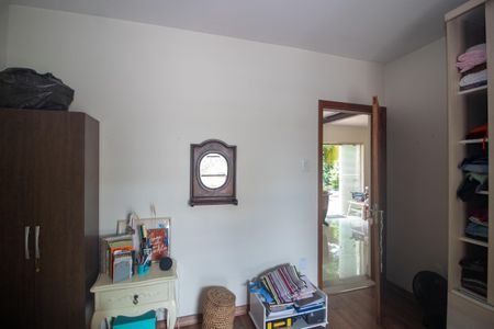 Casa à venda com 200m², 3 quartos e 2 vagas Casa à venda com 200m², 3 quartos e 2 vagasQuarto