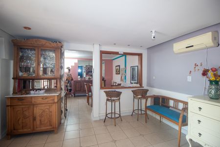 Casa à venda com 200m², 3 quartos e 2 vagas Casa à venda com 200m², 3 quartos e 2 vagasSala casa 2