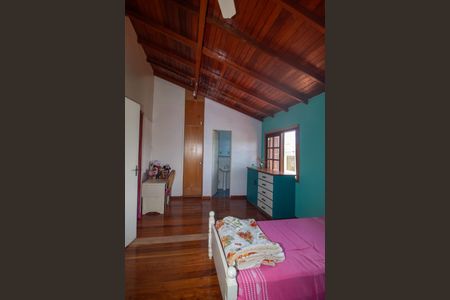 Casa à venda com 200m², 3 quartos e 2 vagas Casa à venda com 200m², 3 quartos e 2 vagasSuite