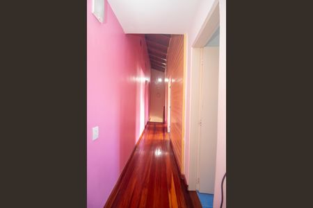 Casa à venda com 200m², 3 quartos e 2 vagas Casa à venda com 200m², 3 quartos e 2 vagasCorredor