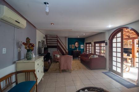 Casa à venda com 200m², 3 quartos e 2 vagas Casa à venda com 200m², 3 quartos e 2 vagassala 2