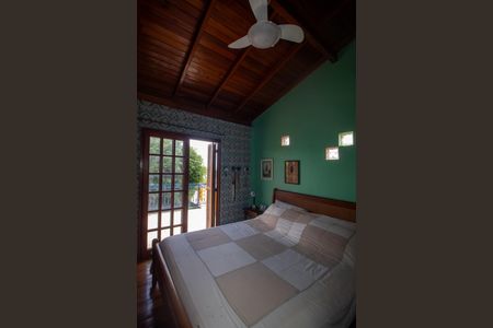 Casa à venda com 200m², 3 quartos e 2 vagas Casa à venda com 200m², 3 quartos e 2 vagasQuarto 2