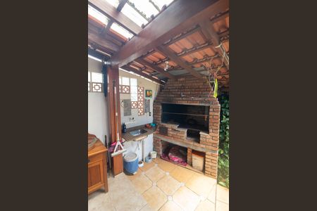 Casa à venda com 200m², 3 quartos e 2 vagas Casa à venda com 200m², 3 quartos e 2 vagasChurrasqueira