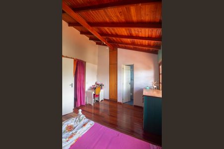 Casa à venda com 200m², 3 quartos e 2 vagas Casa à venda com 200m², 3 quartos e 2 vagasSuite