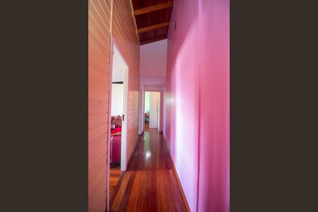 Casa à venda com 200m², 3 quartos e 2 vagas Casa à venda com 200m², 3 quartos e 2 vagasCorredor