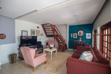 Casa à venda com 200m², 3 quartos e 2 vagas Casa à venda com 200m², 3 quartos e 2 vagasSala casa 2