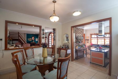 Casa à venda com 200m², 3 quartos e 2 vagas Casa à venda com 200m², 3 quartos e 2 vagassala 2