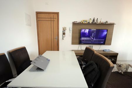 Apartamento à venda com 110m², 2 quartos e 1 vaga Apartamento à venda com 110m², 2 quartos e 1 vagaSala