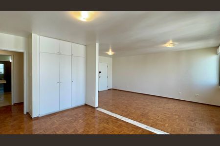 Sala de apartamento à venda com 2 quartos, 117m² em Cerqueira César, São Paulo
