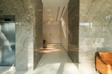 Apartamento à venda com 260m², 3 quartos e 3 vagas Apartamento à venda com 260m², 3 quartos e 3 vagasCorredor