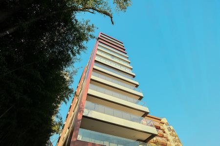 Apartamento à venda com 260m², 3 quartos e 3 vagas Apartamento à venda com 260m², 3 quartos e 3 vagasVista