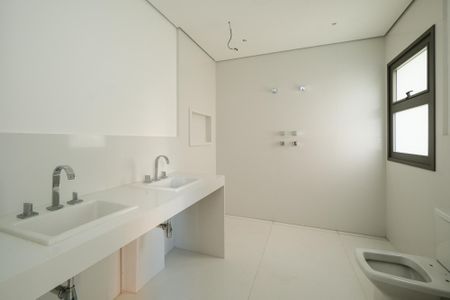 Apartamento à venda com 260m², 3 quartos e 3 vagas Apartamento à venda com 260m², 3 quartos e 3 vagasBanheiro