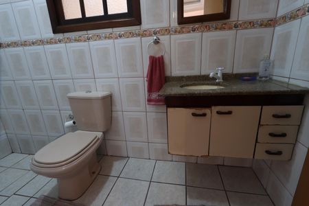 Casa à venda com 168m², 3 quartos e 2 vagasBanheiro de baixo