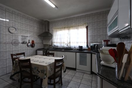 Casa à venda com 168m², 3 quartos e 2 vagasCozinha