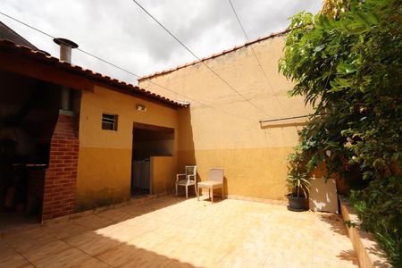Casa à venda com 168m², 3 quartos e 2 vagasQuintal