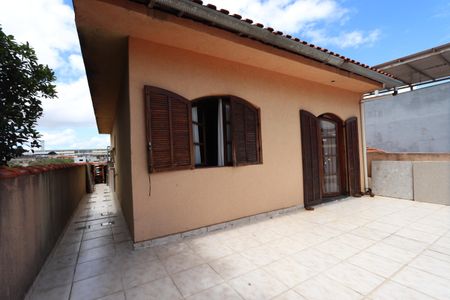 Casa à venda com 168m², 3 quartos e 2 vagasVaranda do Quarto 2