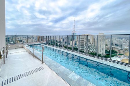 Studio à venda com 32m², 1 quarto e sem vagaÁrea comum - Piscina