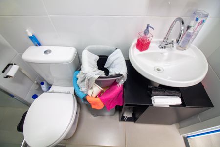 Banheiro de apartamento à venda com 1 quarto, 25m² em Santo Amaro, São Paulo