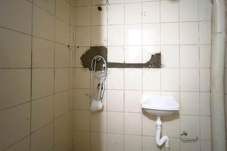 Banheiro de kitnet/studio para alugar com 1 quarto, 10m² em Ipiranga, São Paulo