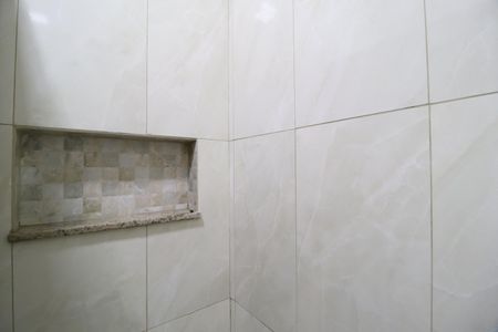 Banheiro de kitnet/studio para alugar com 1 quarto, 25m² em Martins, Uberlândia