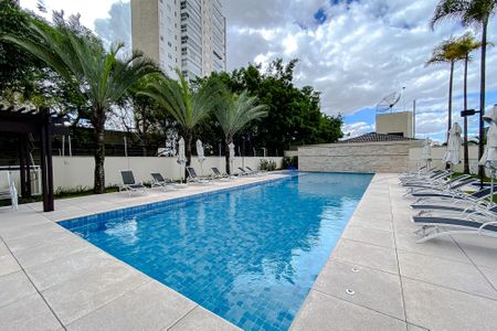 Apartamento à venda com 145m², 3 quartos e 2 vagas Apartamento à venda com 145m², 3 quartos e 2 vagasÁrea comum - Piscina