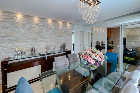 Apartamento à venda com 145m², 3 quartos e 2 vagas Apartamento à venda com 145m², 3 quartos e 2 vagasSala