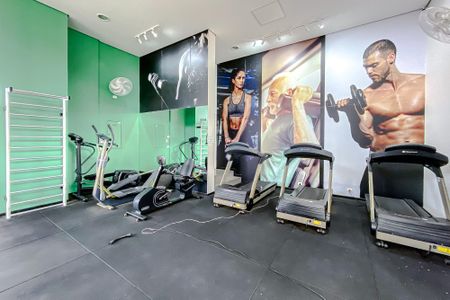 Apartamento à venda com 145m², 3 quartos e 2 vagas Apartamento à venda com 145m², 3 quartos e 2 vagasÁrea comum - Academia