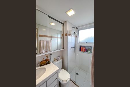 Apartamento à venda com 145m², 3 quartos e 2 vagas Apartamento à venda com 145m², 3 quartos e 2 vagasBanheiro da Suíte 2