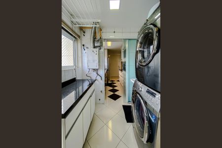 Apartamento à venda com 145m², 3 quartos e 2 vagas Apartamento à venda com 145m², 3 quartos e 2 vagasÁrea de Serviço