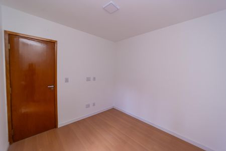 Quarto 2 de apartamento para alugar com 2 quartos, 34m² em Parque Artur Alvim, São Paulo