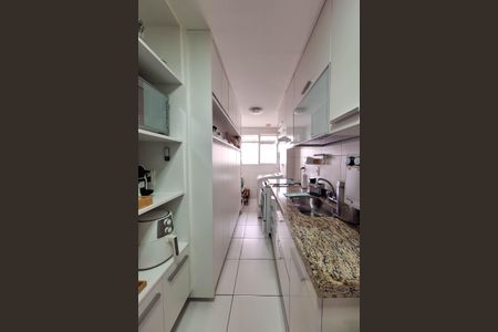 Apartamento à venda com 83m², 2 quartos e 2 vagas Apartamento à venda com 83m², 2 quartos e 2 vagasCozinha