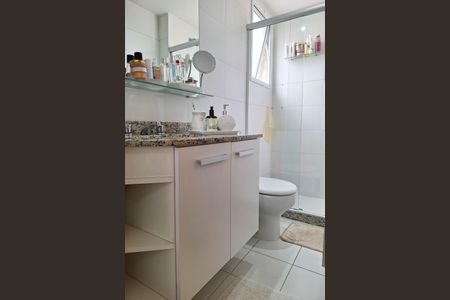 Apartamento à venda com 83m², 2 quartos e 2 vagas Apartamento à venda com 83m², 2 quartos e 2 vagasBanheiro da Suíte