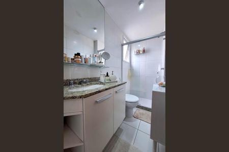 Apartamento à venda com 83m², 2 quartos e 2 vagas Apartamento à venda com 83m², 2 quartos e 2 vagasBanheiro da Suíte