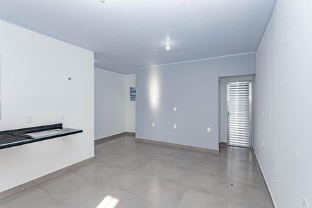 Sala e cozinha de casa para alugar com 2 quartos, 40m² em Jardim Seckler, São Paulo