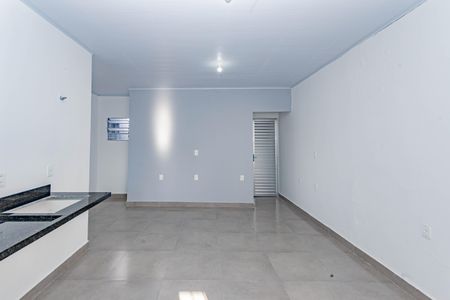 Sala e cozinha de casa para alugar com 2 quartos, 40m² em Jardim Seckler, São Paulo