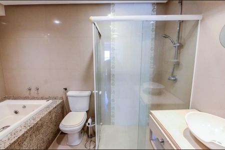 Apartamento à venda com 158m², 3 quartos e 1 vaga Apartamento à venda com 158m², 3 quartos e 1 vagaBanheiro da suíte