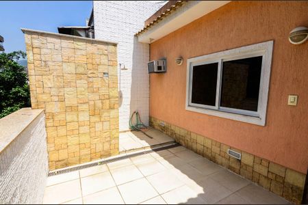 Apartamento à venda com 158m², 3 quartos e 1 vaga Apartamento à venda com 158m², 3 quartos e 1 vagaTerraço