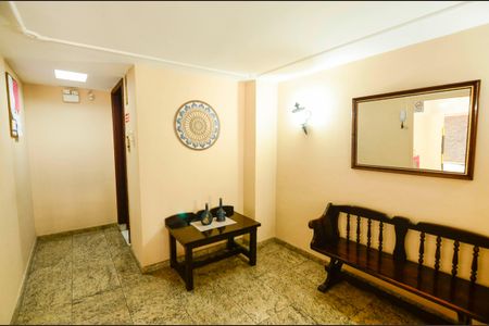 Apartamento à venda com 158m², 3 quartos e 1 vaga Apartamento à venda com 158m², 3 quartos e 1 vagaHall