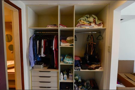 Apartamento à venda com 158m², 3 quartos e 1 vaga Apartamento à venda com 158m², 3 quartos e 1 vagaCloset da suíte